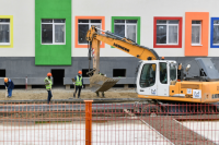 В Аксарке завершают строительство детского сада