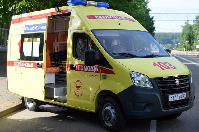 В Петербурге под колеса иномарки попал 11-летний мальчик
