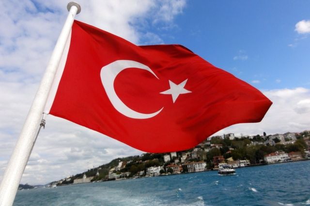 В Турции из-за коронавируса запретили ездить стоя в общественном транспорте