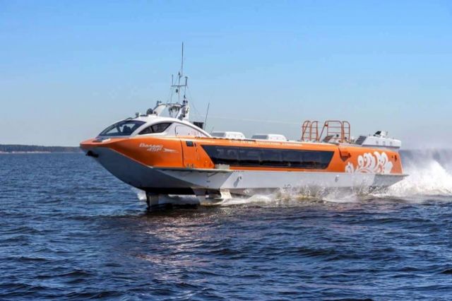 Чиновники и журналисты оценили потенциал скоростного судна «Валдай 45Р»