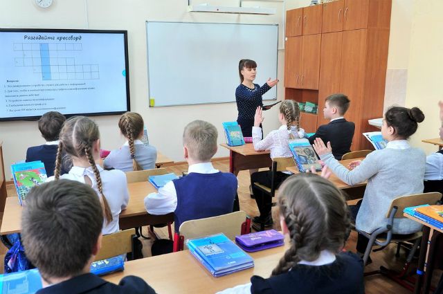 Занятия в школах Ульяновска с 11 сентября переносятся на 19-е
