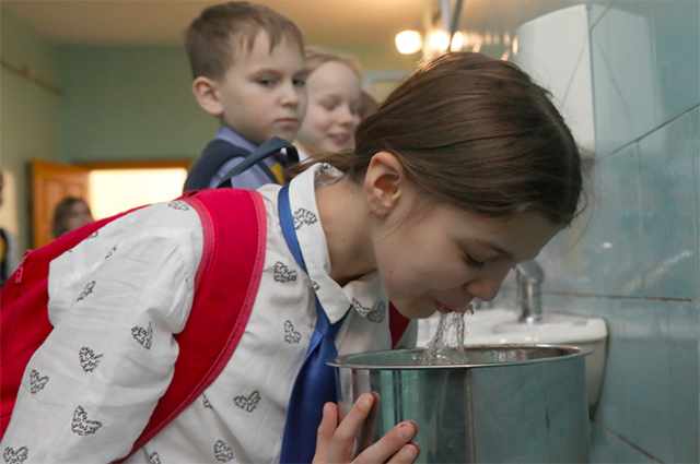 Во всех школах Липецкой области появились фонтанчики с питьевой водой