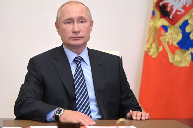 Путин поручил продолжить поддержку безработных россиян