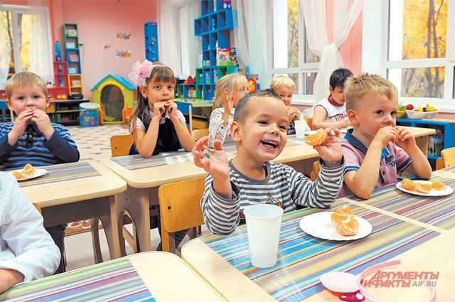 В Оренбурге обсудили проведение торгов на питание для школ и детских садов в 2021 году.
