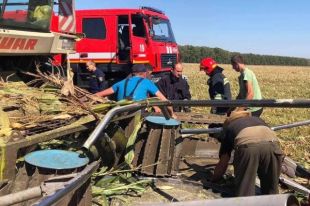 В Винницкой области женщина попала под жатку комбайна: она в реанимации