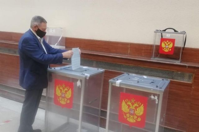 Борис Шинчук проголосовал на довыборах в областную Думу