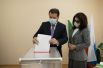 Мэр Казани Ильсур Метшин с супругой проголосовали в день предварительного голосования. 