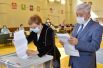 Председатель Государственного совета Татарстана Фарид Мухаметшин и его супруга выполнили свой гражданский долг в единый день голосования.. 