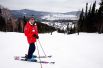 Дмитрий Медведев катается на лыжах на горнолыжном курорте Шерегеш в Кемеровской области. 2013 год.