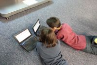 Не только компьютер важен для ребёнка, ему ещё требуется живое общение.