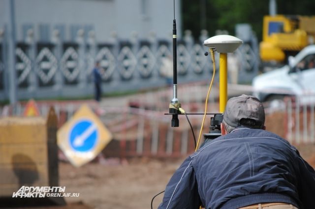 Прокуратура Оренбурга указала мэру на затягивание срока ремонта дорог