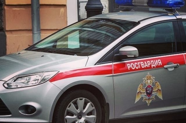 В Петербурге хулиган разбил машину скорой помощи
