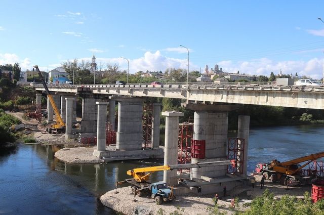 В Ельце Липецкой области реконструируют мост через реку Быстрая Сосна
