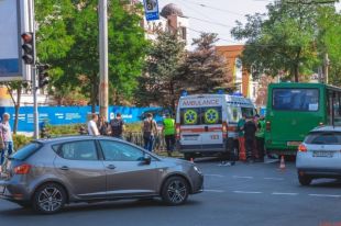 Авария в Днепре: маршрутка сбила насмерть женщину