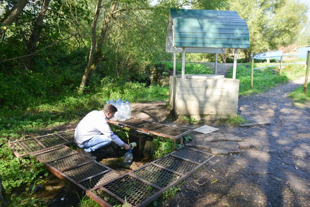 Погода село иваньково. Сыроварня Иваньково Тульская область. Кладбище Иваньково Тульская область фото.