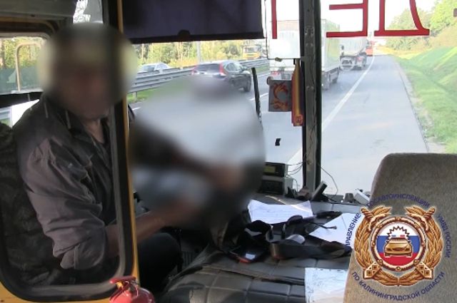 В Калининградской области школьный автобус работал с неисправными тормозами