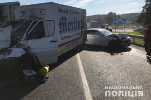 Во Львовской области в ДТП столкнулись шесть авто