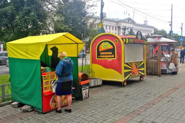 Уличная торговля едой в Хабаровске будет вестись до конца октября