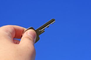 В Тюмени за 2019 год из аварийного жилья расселили более 1,6 тысяч человек
