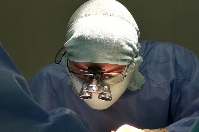 Тюменские хирурги успешно прооперировали женщину с опухолью трахеи