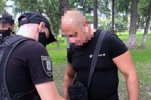 В Киеве злоумышленник угрожал ножом журналистам