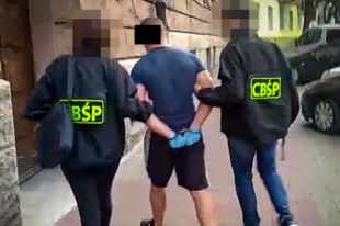 В Польше за незаконное изготовление сигарет задержали 12 украинцев