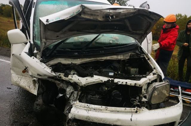 На Камчатке в лобовом столкновении двух Toyota пострадали три человека
