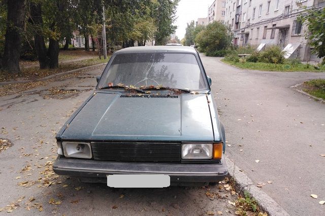 Мэрия просит жителей Челябинска сообщить о брошенных на улице автомобилях