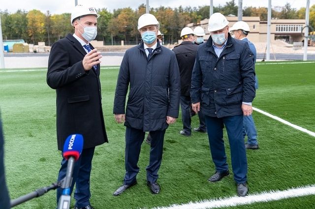 Губернатор поручил сдать стадион «Машиностроитель» в Пскове к декабрю
