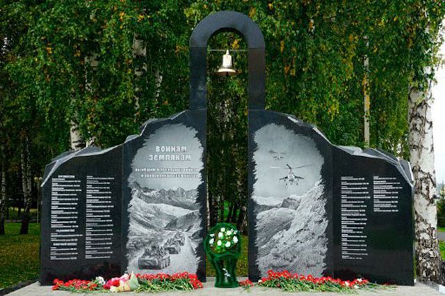 Открытие памятника в Горно-Алтайске