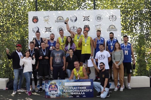 Новороссийские баскетболисты завоевали путевку на финал по стритболу