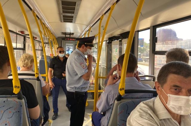 В Ростове автобусы не будут уезжать с остановки, пока все не наденут маски