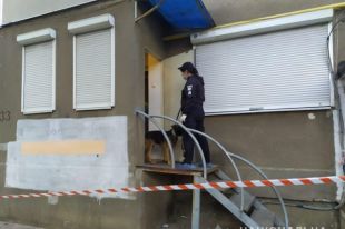 Жестокое убийство: одесситку зарезали ножом прямо на работе