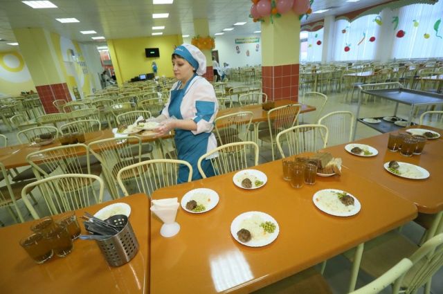 На Среднем Урале пищеблоками оборудовано 96% школ.