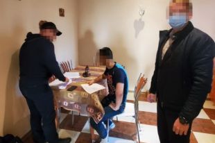 Требовал взятку: в Краматорске СБУ задержала собственного сотрудника