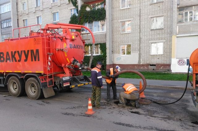 В Брянске ремонтируют ливневую канализацию на улице Ульянова