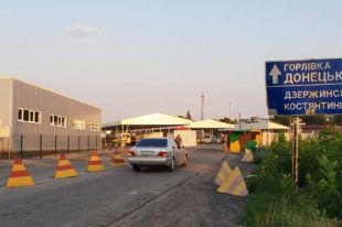 Противник минирует на Донбассе дороги возле КПВВ, - Минобороны