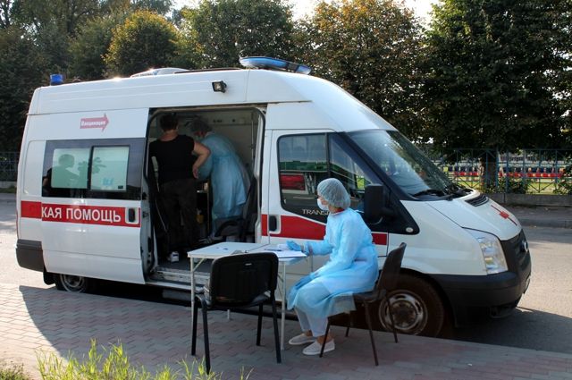 Больше 100 тысяч человек уже привились от гриппа в Калининградской области
