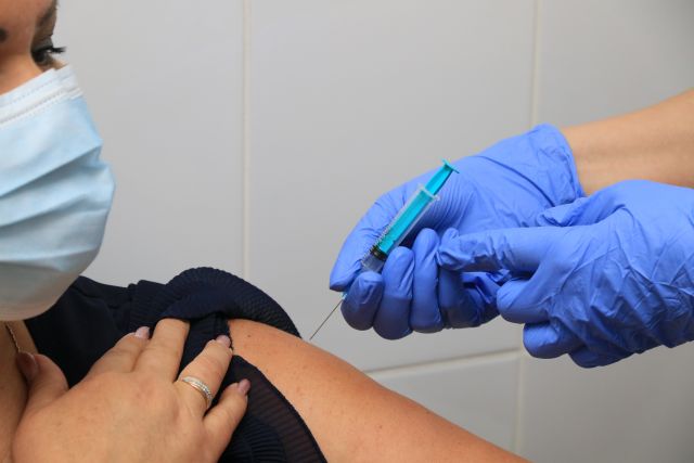 В Майкопе продолжается прививочная кампания против гриппа