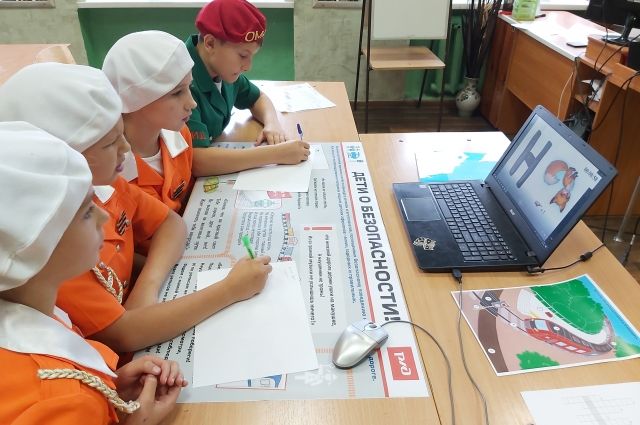 Омские школьники показали знание правил безопасности на железной дороге