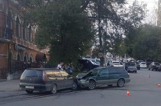 Двойное ДТП с пострадавшими произошло в центре Хабаровска