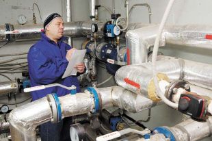 Депутаты попросили Игоря Субботина проконтролировать ситуацию по подключению тепла в некоторых микрорайонах.