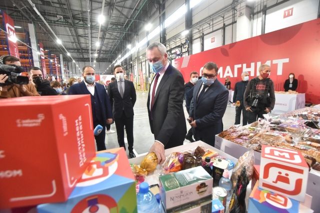 Губернатор Андрей Травников открыл крупный распределительный центр в НСО