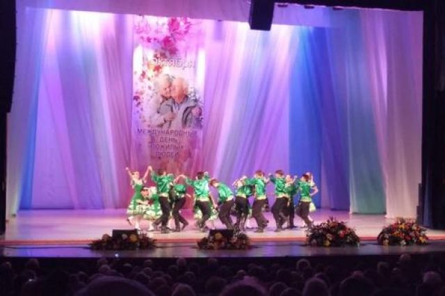 Праздничный концерт для заслуженных ветеранов труда состоялся в Хабаровске