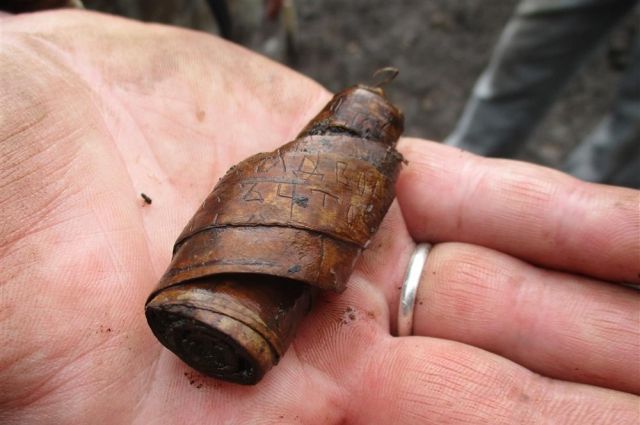 Археологи нашли берестяную грамоту XIV века в Великом Новгороде