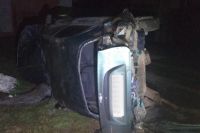 Двое пострадавших: в Удмуртии пьяный водитель без прав опрокинул автомобиль
