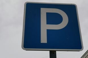 В Оренбурге водитель «Ларгус» перевозил пассажиров без разрешения.
