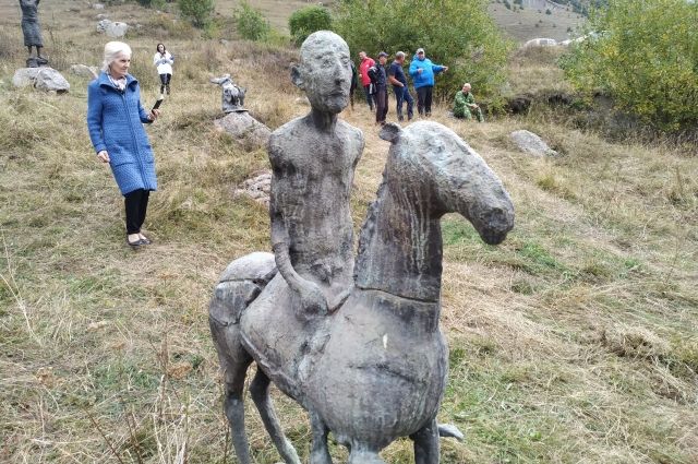 Скульптуры Владимира Соскиева в горах Северной Осетии