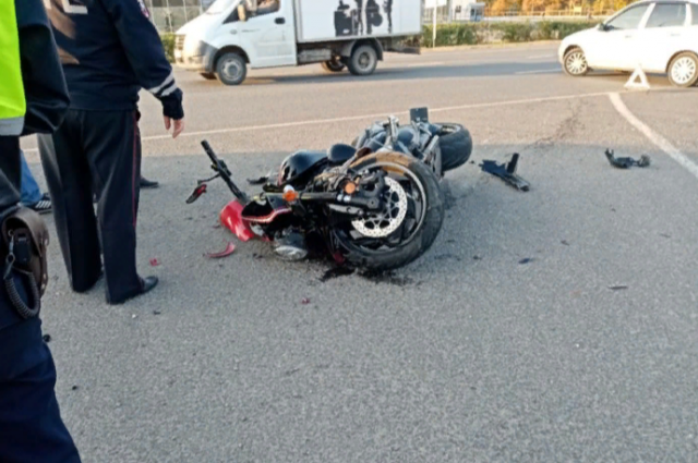 В Саратове иномарка протаранила мотоцикл на Усть-Курдюмском шоссе