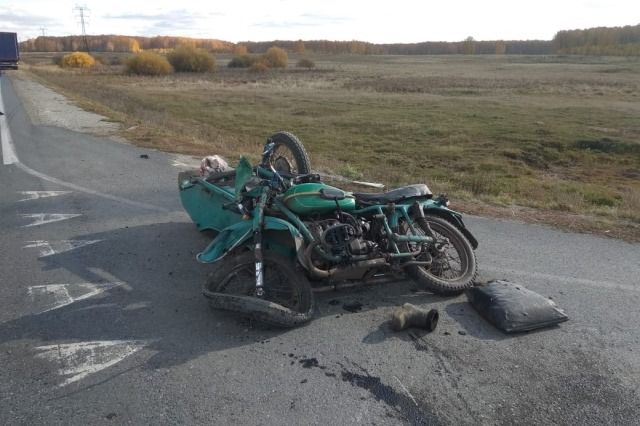 Водитель мотоцикла погиб в ДТП с грузовиком на трассе в Челябинской области